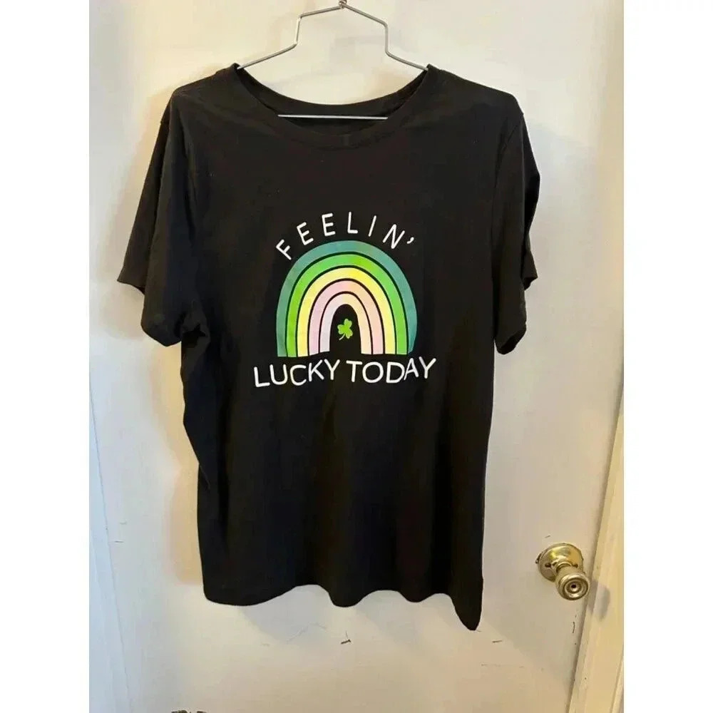 Celebrate graphic unisex t-shirt size XL "Feelin' Lucky Today"
